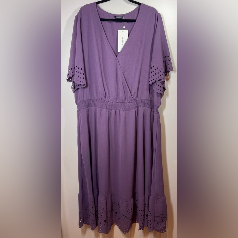 NWT BloomChic‎ Laser Cut Shirred Wrap Scalloped Trim Flutter Dress Size 28W